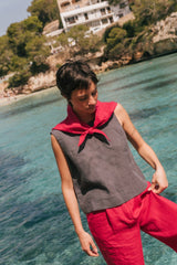 Linen scarf in Viva Magenta