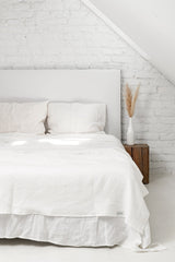 Linen waffle blanket in White