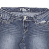 RUE 21 Womens Denim Blue Casual Shorts L W30 Embroidered Pockets Stylish