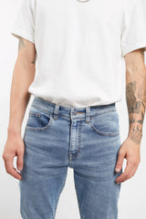 Slim fit jeans in glacier wash