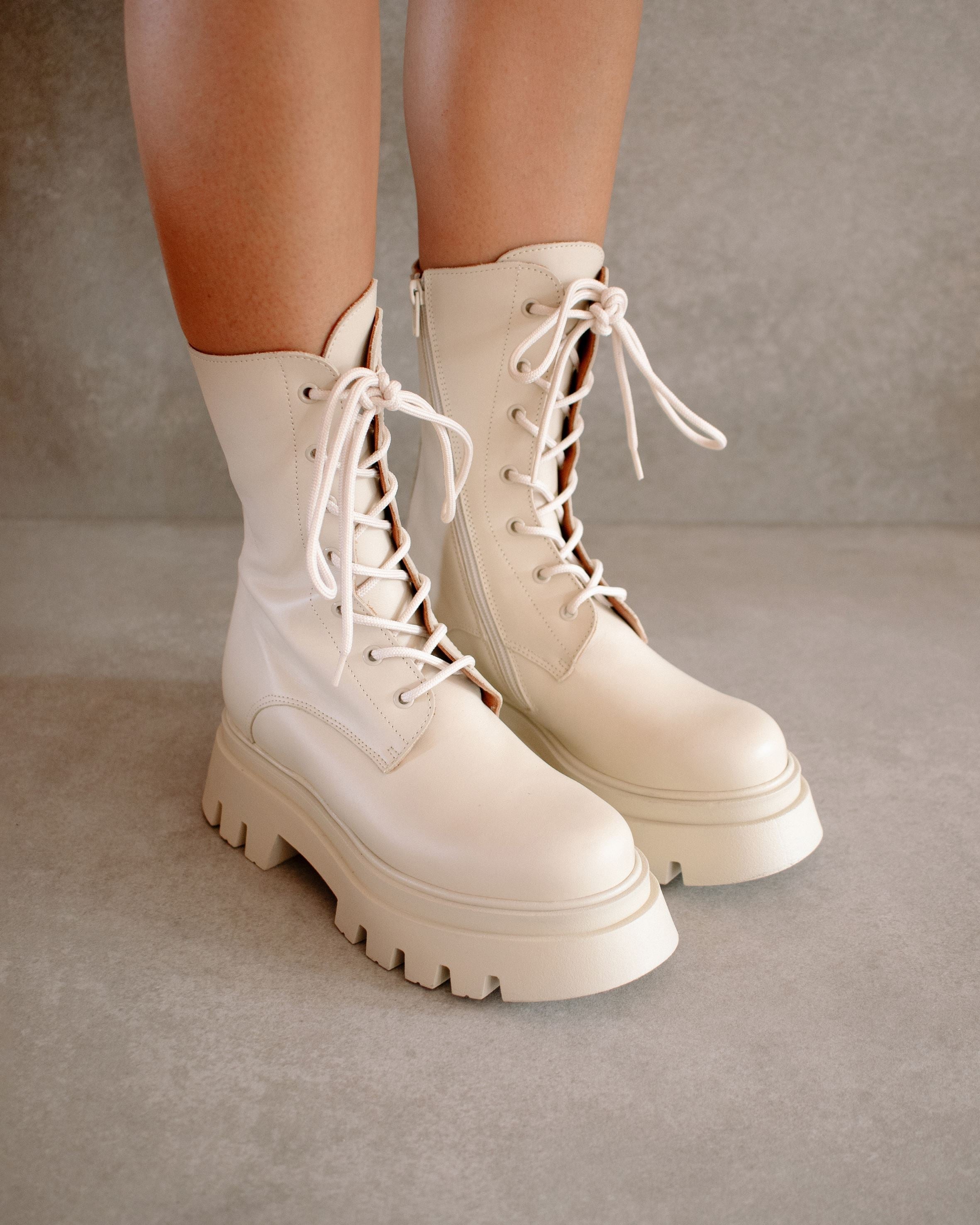 Globetrotter Cream Leather Boots – Cerqular