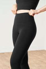 Lisse bra and Lisse leggings in black for compression, reduce swelling and fatigue and more energy