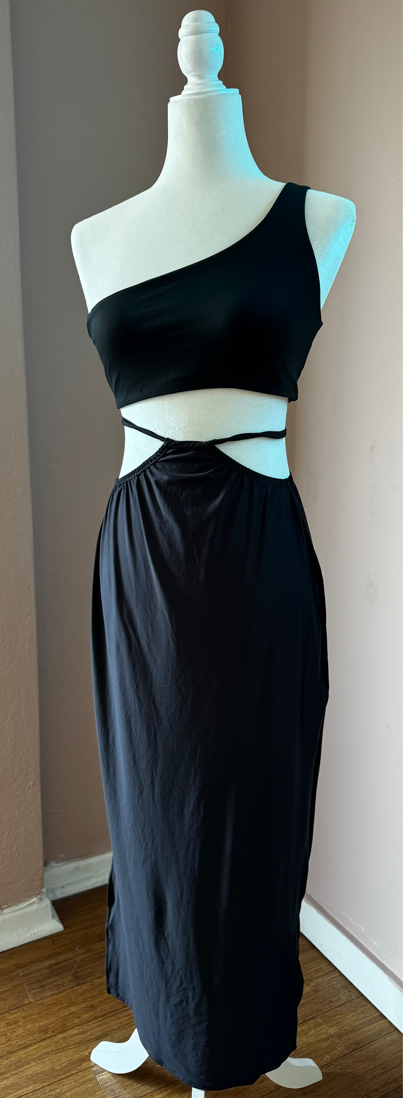 Black MidiCutout Skirt