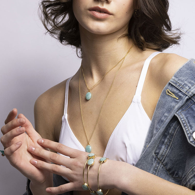 Put a gem in your life with this simple and chic every day necklace. Inspired by the colours of a summer garden, this is the perfect pendant necklace to stack with your other gemstone pieces or simply wear on it's own. 