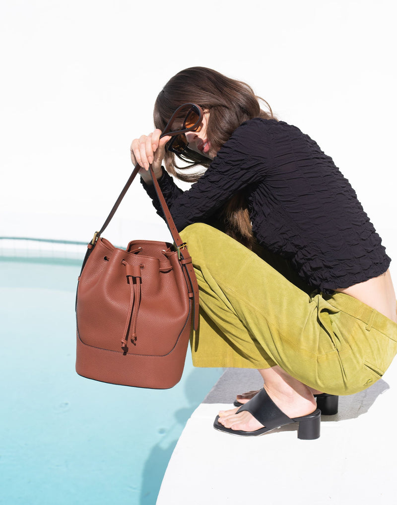 hyer goods recycled leather cinch bucket bag tan saddle brown#color_saddle-brown