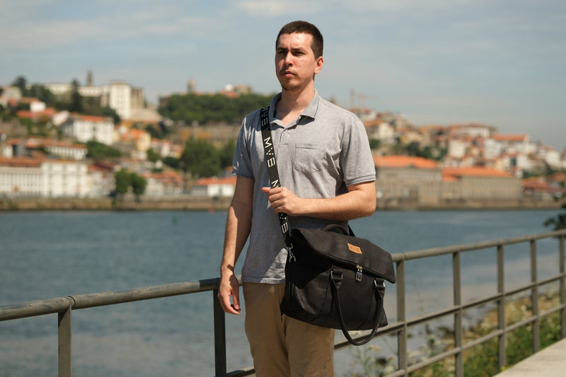 Versa Cork Messenger bag - black