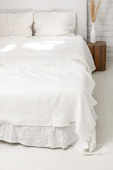 Linen waffle blanket in White