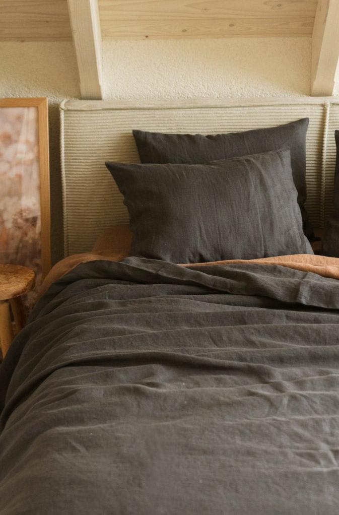 Linen pillowcase in Charcoal