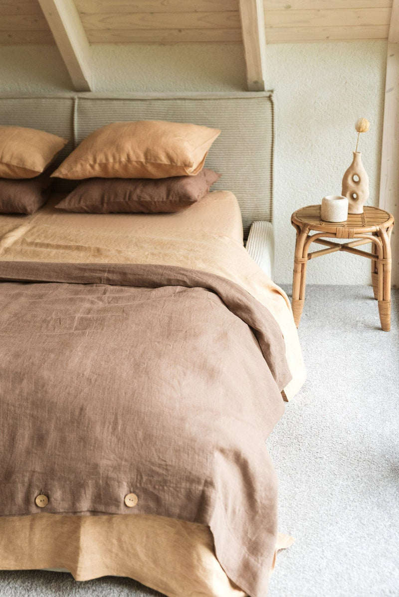 Linen bedding set in Rosy Brown