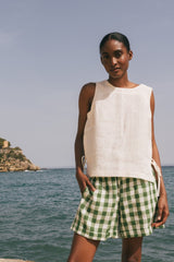 Mia linen shorts in Green Gingham