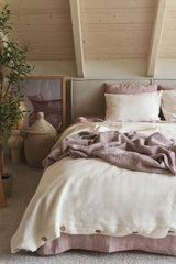 Linen waffle bed throw in Dusty Rose