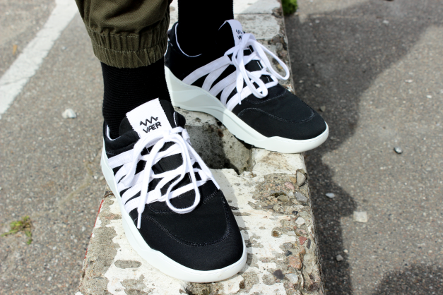 Black Gro Sneaker