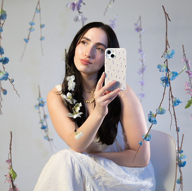 London Fog Petite Perennials iPhone 15 Pro Case