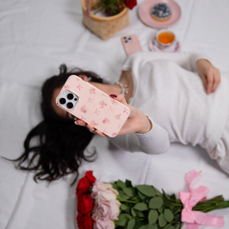 Seashell Roses and Bows iPhone 6/6s/7/8/SE Case