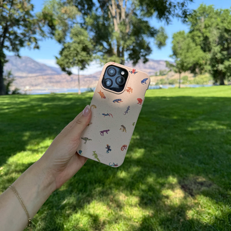 Seashell Tiny Amphibians Google Pixel 8 Case