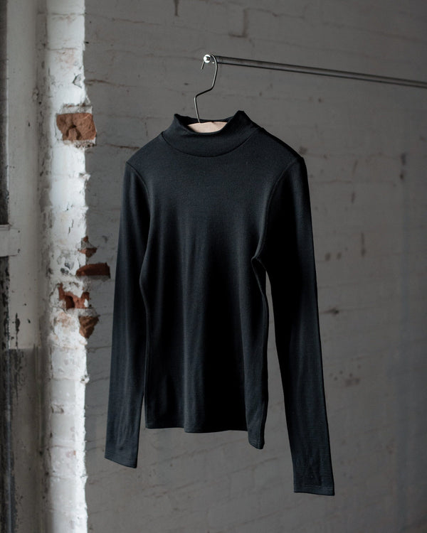 The 195 Merino Fitted Mockneck
