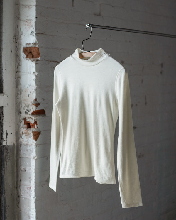 The 195 Merino Fitted Mockneck