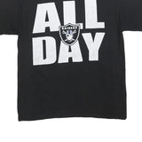 Mens Black Raiders Football Graphic T-Shirt M Short Sleeve Crew Neck Retro