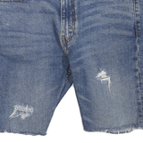 LEVI'S Mens Denim Blue Distressed Casual Shorts M W33 Frayed Hem Mid Length