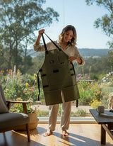 Anypron Green Canvas Gardening Apron – Waterproof, Oilproof Workwear for Gardening, BBQ & Kitchen