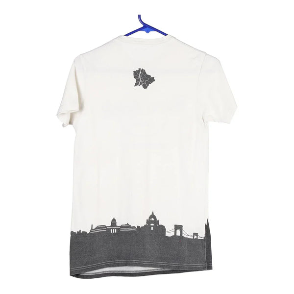 Age 10-12 Budapest Hard Rock Cafe T-Shirt - Medium White Cotton