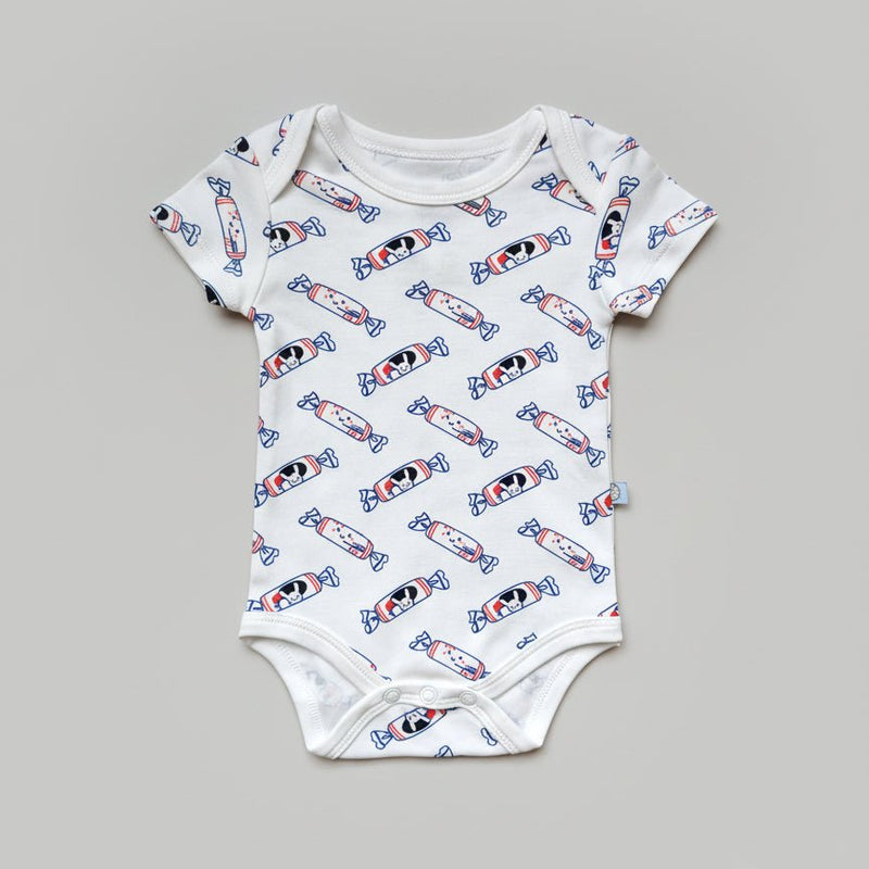 the wee bean baby organic clothing onesies romper in white rabbit candy print