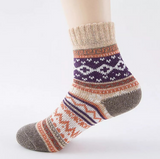 Anyfootwear 5 Pairs Size 5-9 Women Thick Warm Wool Socks Khaki Colorful National Wind Flower Design Cotton Casual Cozy Crew Socks Foot Accessories