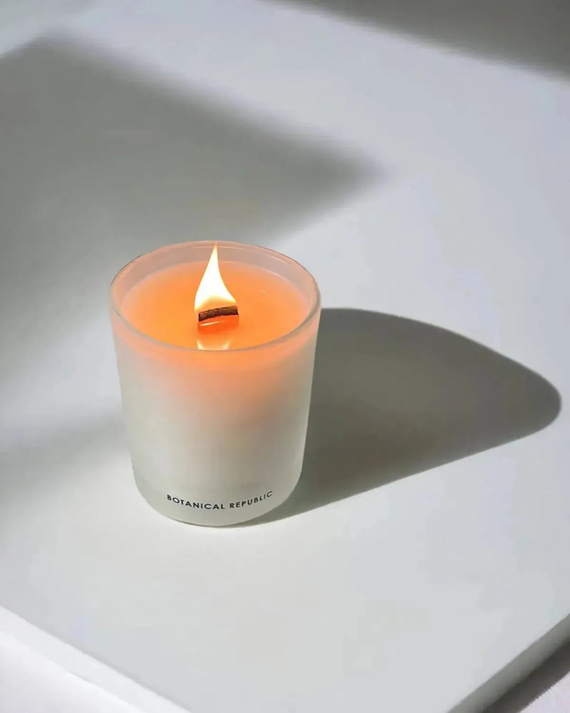 REFRESH AROMATIC CANDLE