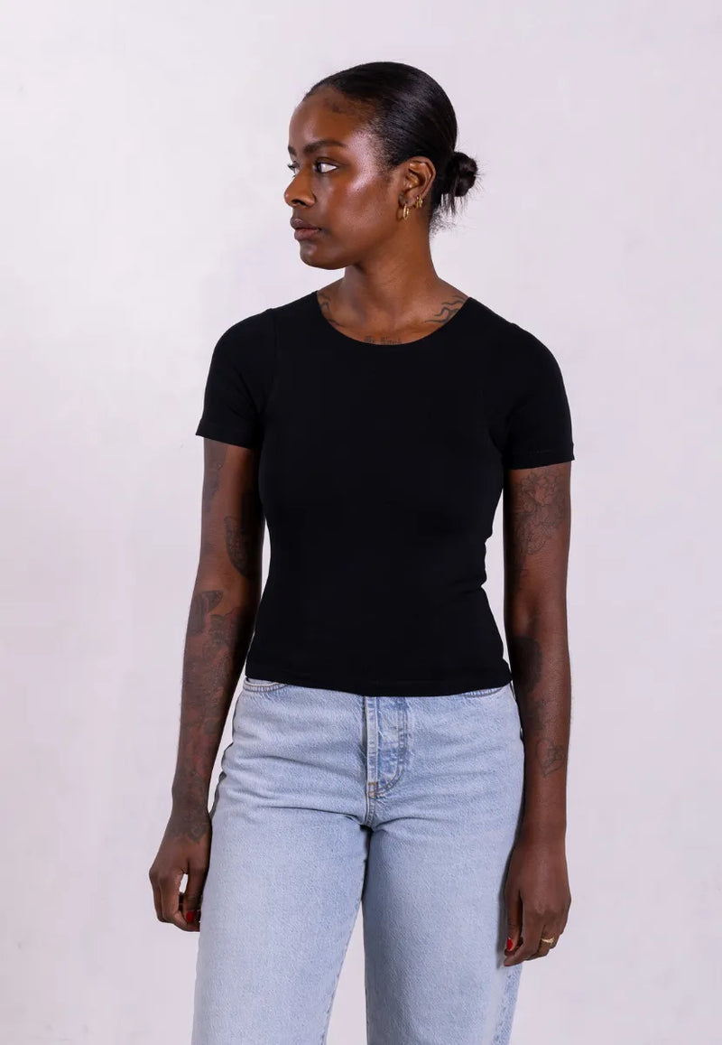 black organic cotton short sleeve crew neck t-shirt