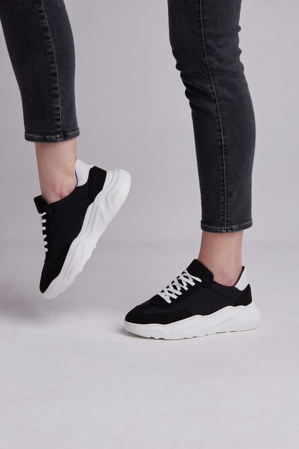 Evolve Sustainable Sneaker &#8211; Black