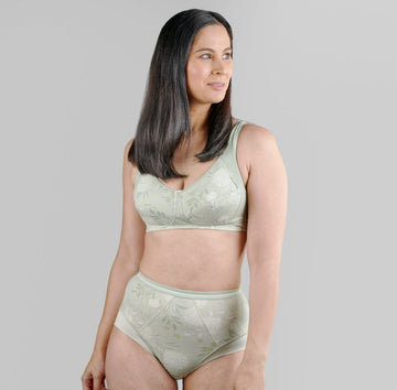100% Organic Cotton Underwire Bra with Silk and Lace - Sunbleached