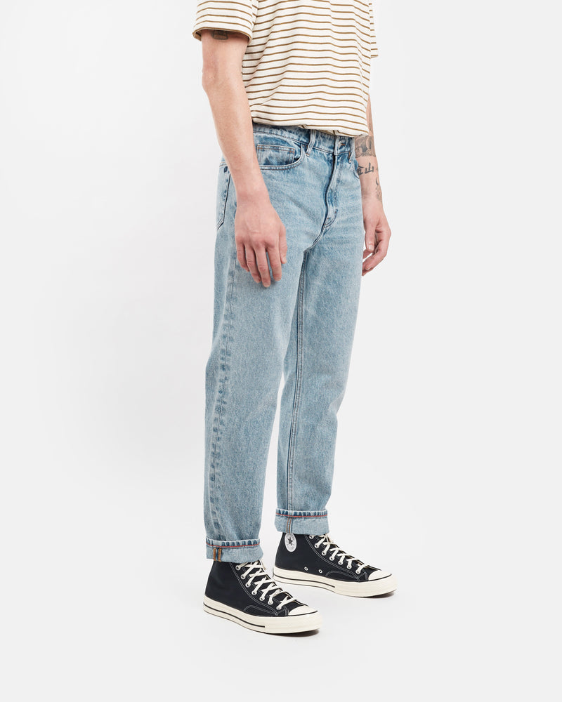 Relaxed tapered fit jeans in organic light vintage