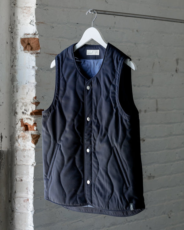 The Mens Quilted Vest in Navy - Front #color_navy