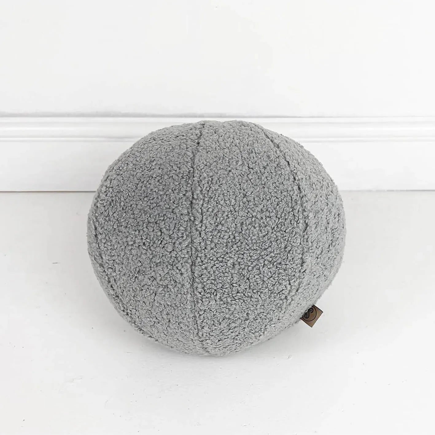Ball Pillow SPHERE by Respirit
