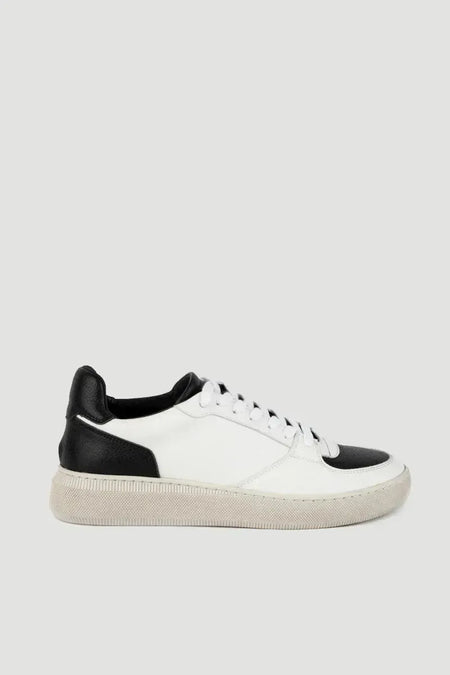 Båld Sneaker