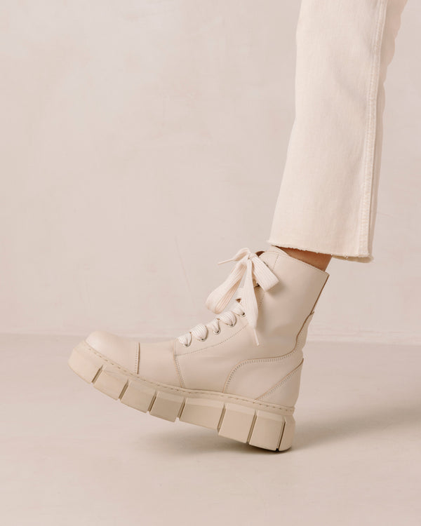 Can Can Cream Leather Ankle Boots