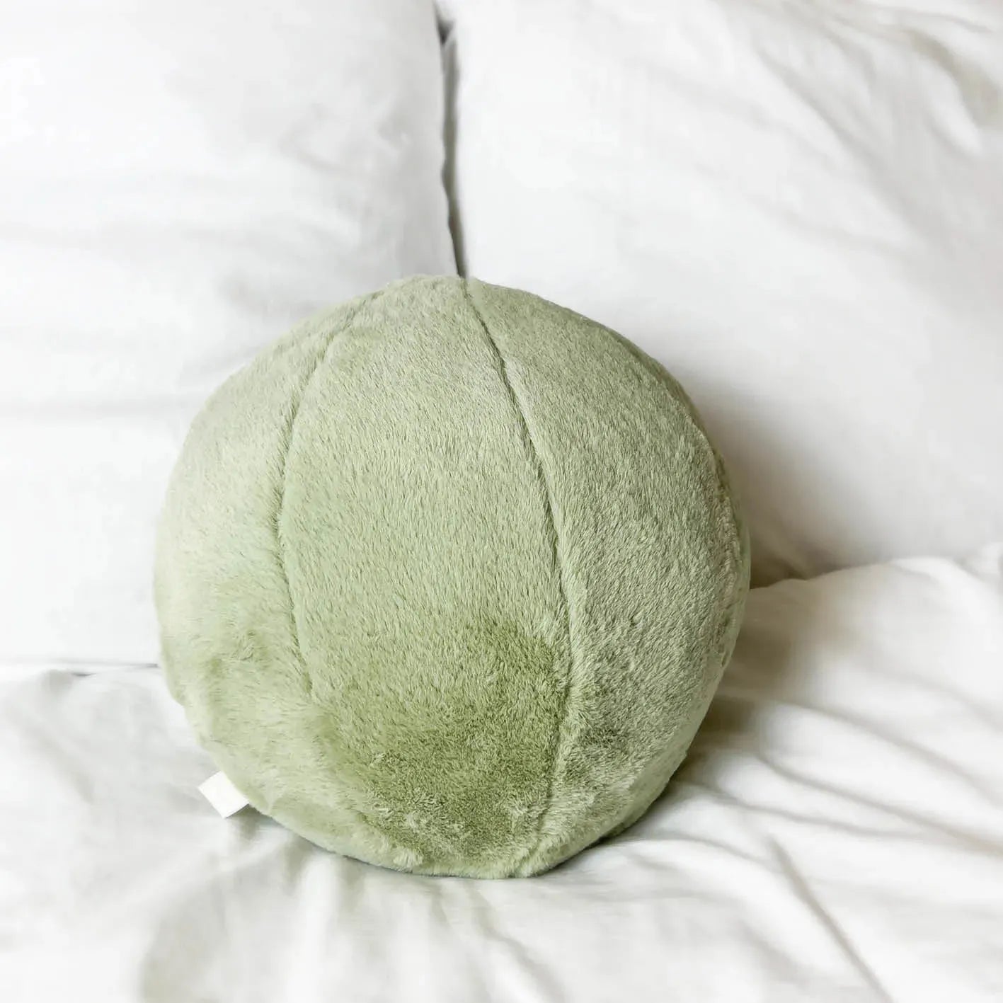 Fur Ball Pillow FURSPHERE by Respirit