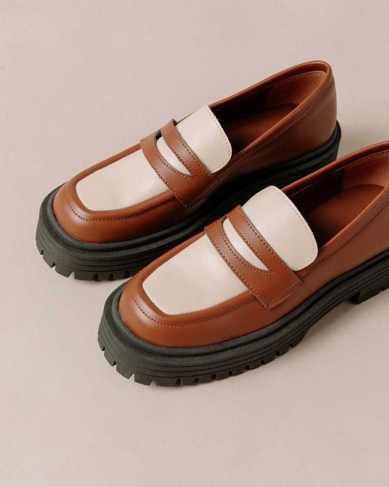 Mask Bicolor Gingerbread Brown Warm White Vegan Leather Loafers