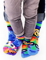 MOM-AND-ME SILLY & SERIOUS SOCKS GIFT SET